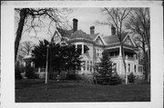 824 E FOREST AVE, a Queen Anne house, built in Neenah, Wisconsin in 1890.