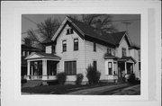 124 E FRANKLIN AVE, a Queen Anne house, built in Neenah, Wisconsin in 1885.