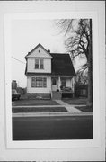307 HIGH ST (WAS 309), a Queen Anne house, built in Neenah, Wisconsin in 1898.