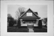 612 LINCOLN ST, a Bungalow house, built in Neenah, Wisconsin in 1914.