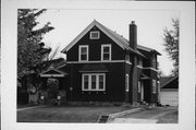 309 E WISCONSIN AVE, a Craftsman house, built in Neenah, Wisconsin in 1916.