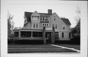 415 E WISCONSIN AVE, a Shingle Style house, built in Neenah, Wisconsin in 1886.
