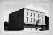 207 W MAIN ST, a Commercial Vernacular lodging-hotel, built in Omro, Wisconsin in 1874.