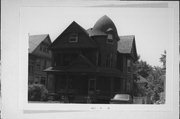 535, 535A ALGOMA BLVD, a Queen Anne house, built in Oshkosh, Wisconsin in 1895.