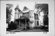 920-920A JACKSON ST, a Queen Anne house, built in Oshkosh, Wisconsin in 1890.