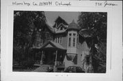 920-920A JACKSON ST, a Queen Anne house, built in Oshkosh, Wisconsin in 1890.