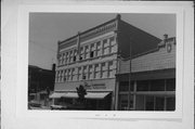 531 N MAIN ST, a Commercial Vernacular large retail building, built in Oshkosh, Wisconsin in 1900.