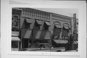 582 N MAIN ST, a Commercial Vernacular retail building, built in Oshkosh, Wisconsin in 1893.