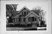 1229 MERRITT AVE, a Bungalow house, built in Oshkosh, Wisconsin in 1905.