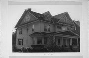 533 MT. VERNON ST, a Queen Anne house, built in Oshkosh, Wisconsin in 1903.