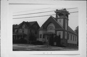 824 E PARKWAY AVE, a Queen Anne house of worship, built in Oshkosh, Wisconsin in 1896.