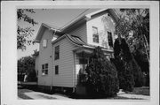 422 UNION AVE, a Gabled Ell house, built in Oshkosh, Wisconsin in 1879.