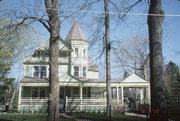 407 W PARK ST, a Queen Anne house, built in Marshfield, Wisconsin in 1890.