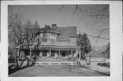 807 W 5TH ST, a Queen Anne house, built in Marshfield, Wisconsin in 1905.