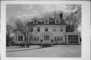 812 W 5TH ST, a Colonial Revival/Georgian Revival house, built in Marshfield, Wisconsin in 1918.