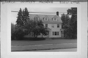 812 W 5TH ST, a Colonial Revival/Georgian Revival house, built in Marshfield, Wisconsin in 1918.