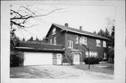 1010 N CEDAR AVE, a Craftsman house, built in Marshfield, Wisconsin in 1888.