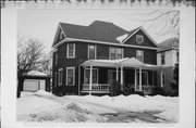 307 S CEDAR AVE, a Queen Anne house, built in Marshfield, Wisconsin in 1904.