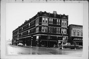 168-172 S CENTRAL AVE, a Commercial Vernacular lodging-hotel, built in Marshfield, Wisconsin in 1925.