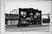 426 S CENTRAL AVE, a Twentieth Century Commercial large retail building, built in Marshfield, Wisconsin in 1920.