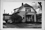100 S MAPLE AVE, a Front Gabled house, built in Marshfield, Wisconsin in 1898.