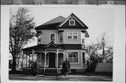 201 S VINE AVE, a Queen Anne house, built in Marshfield, Wisconsin in 1897.