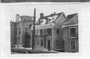 15 E GILMAN ST, a Colonial Revival/Georgian Revival house, built in Madison, Wisconsin in 1910.