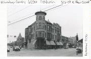 501-509 N MAIN ST, a Queen Anne retail building, built in Oshkosh, Wisconsin in 1895.