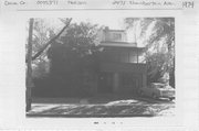 2741 CHAMBERLAIN AVE, a International Style house, built in Madison, Wisconsin in 1937.