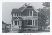 700 - 702 CHERRY ST, a Queen Anne house, built in Green Bay, Wisconsin in 1895.