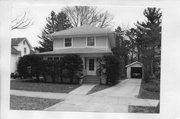 1925 COMMONWEALTH AVE, a Prairie School house, built in Madison, Wisconsin in 1923.