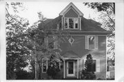 1913 MADISON ST, a American Foursquare house, built in Madison, Wisconsin in 1902.