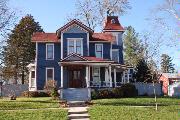 349 S 1ST ST, a Queen Anne house, built in Evansville, Wisconsin in 1885.