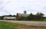 32501 COUNTY HIGHWAY D / WASHINGTON AVE, a Front Gabled barn, built in Rochester, Wisconsin in 1940.