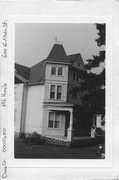 600 E MAIN ST 600 E MAIN ST, a Queen Anne house, built in Mount Horeb, Wisconsin in 1895.