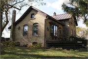 W4927 STATE HIGHWAY 114, a Gabled Ell house, built in Harrison, Wisconsin in 1880.