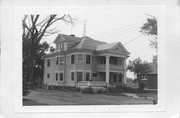 200 N 2ND ST 200 N 2ND ST, a Neoclassical/Beaux Arts house, built in Mount Horeb, Wisconsin in 1911.