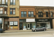 511 N MAIN ST, a Commercial Vernacular retail building, built in Oshkosh, Wisconsin in 1908.