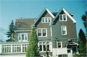 402 E WISCONSIN AVE, a Colonial Revival/Georgian Revival house, built in Neenah, Wisconsin in 1901.