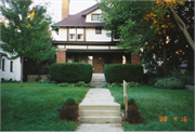 2013 N HI-MOUNT BLVD, a Craftsman house, built in Milwaukee, Wisconsin in 1913.