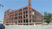 1300 N Vel R. Phillips Ave (AKA 1300 N 4TH ST), a Commercial Vernacular industrial bldg/manufacturing facility, built in Milwaukee, Wisconsin in 1908.