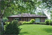 W210 N10755 APPLETON AVE, a Ranch house, built in Germantown, Wisconsin in 1954.