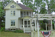 W425 Miller Rd, a Queen Anne house, built in East Troy, Wisconsin in 1911.