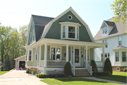 816 RICHARDS AVE, a Dutch Colonial Revival house, built in Watertown, Wisconsin in 1911.