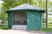 E OF TAYLOR DR, BTW WILGUS AND ERIE AVES, a Astylistic Utilitarian Building bandstand/bandshell, built in Sheboygan, Wisconsin in 1939.