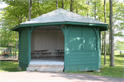 E OF TAYLOR DR, BTW WILGUS AND ERIE AVES, a Astylistic Utilitarian Building bandstand, built in Sheboygan, Wisconsin in 1939.