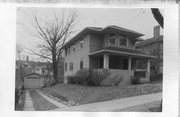 1805 VAN HISE AVE, a American Foursquare house, built in Madison, Wisconsin in 1918.