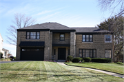 5626 N SHORE DR, a Colonial Revival/Georgian Revival house, built in Whitefish Bay, Wisconsin in 1939.