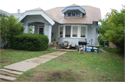 2540 N 48th St, a Bungalow, built in Milwaukee, Wisconsin in 1925.