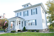 433 W PROSPECT AVE, a Colonial Revival/Georgian Revival house, built in Appleton, Wisconsin in 1880.